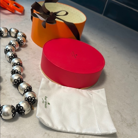 Kate Spade Large Pearl Beaded Necklace with black bow - Picture 2 of 9